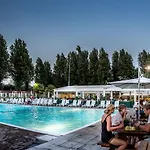 Hu In Town Hotel
