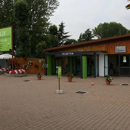 졸리 캠핑 인 타운 3* 베니스