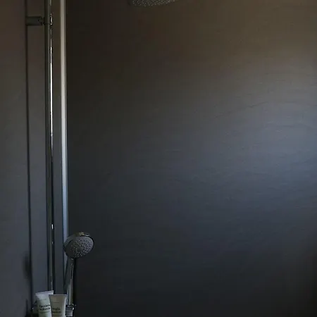 졸리 캠핑 인 타운 호텔