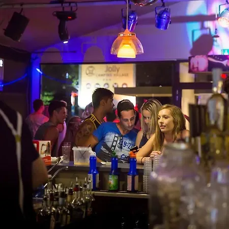 졸리 캠핑 인 타운 베니스