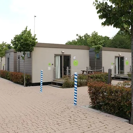 졸리 캠핑 인 타운 3*